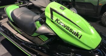 Kawasaki STX-15F – Byggd med ultimat passform och hög prestanda Grön Kawasaki foto från båtmässan 2019
